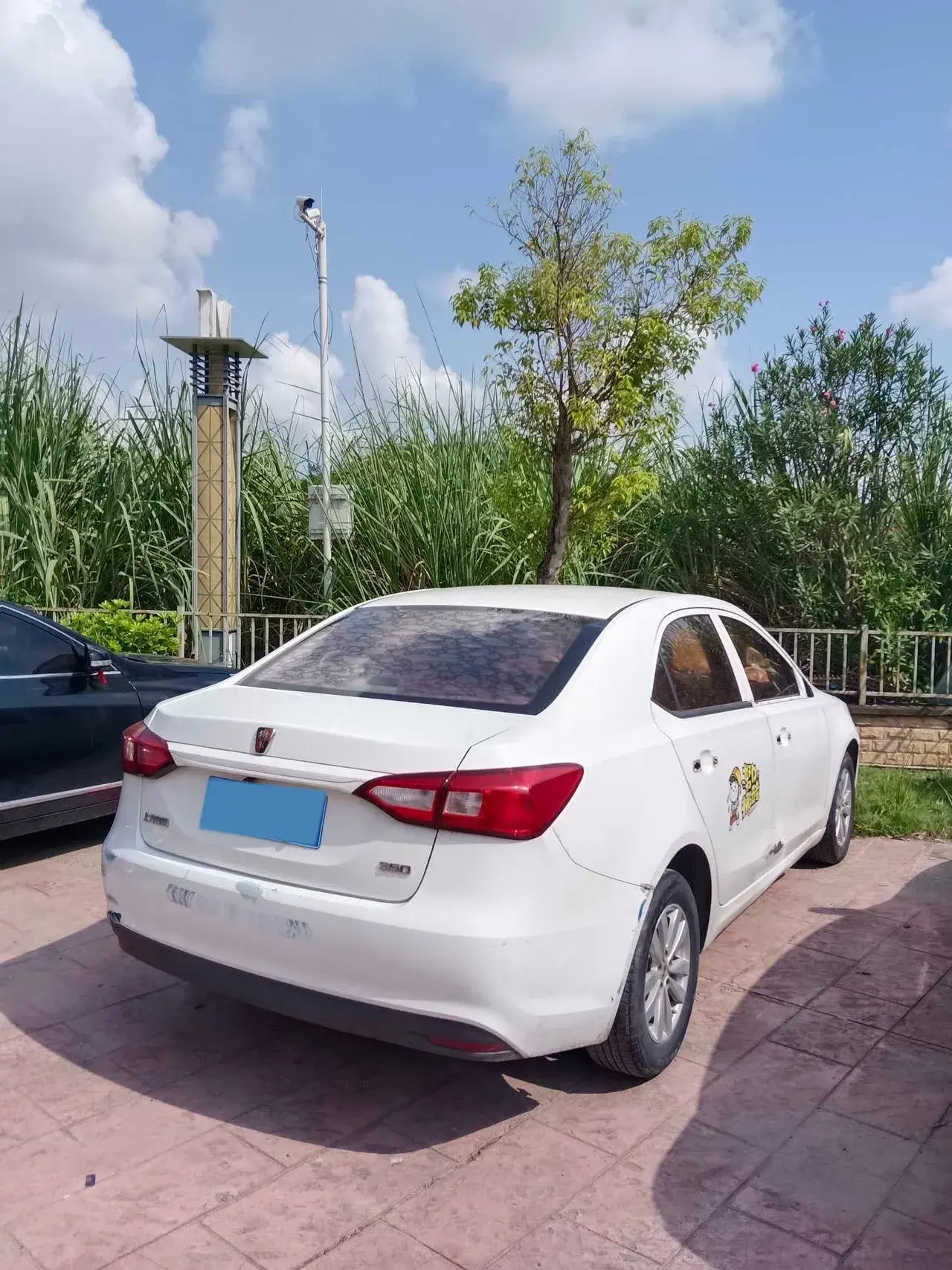 2017 ROEWE 360 thumbnail 3