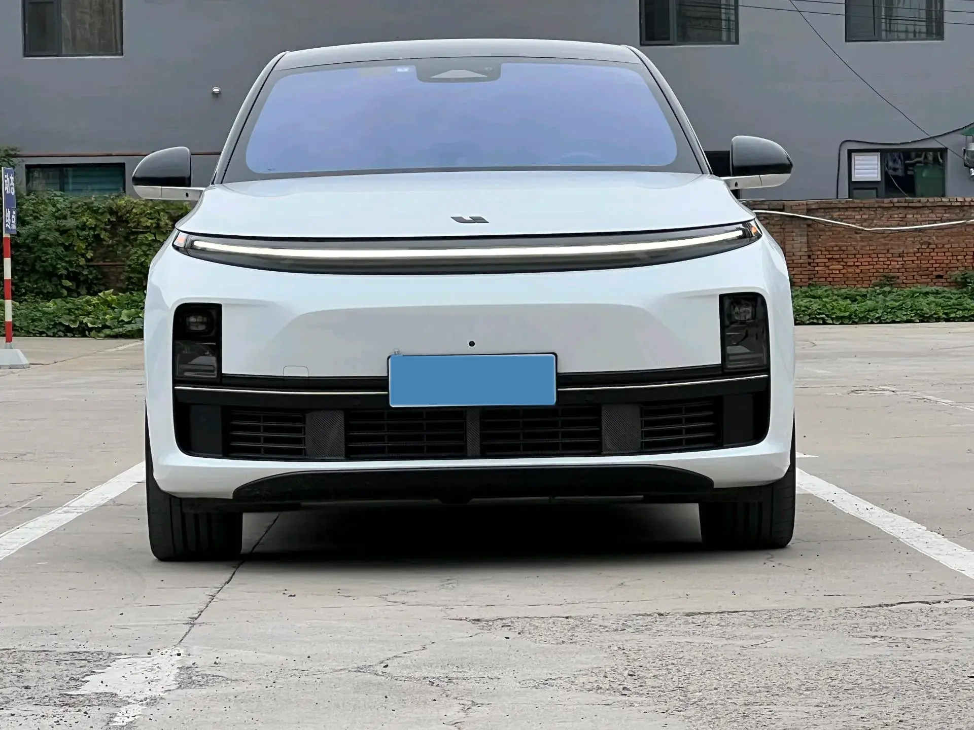 2023 LI L7 thumbnail 2