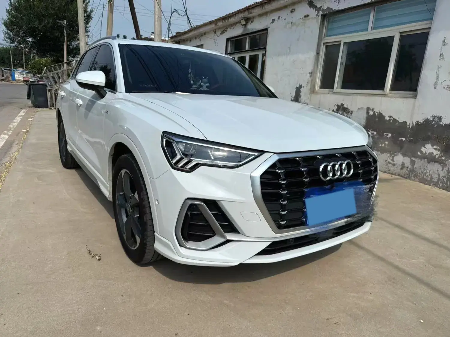 2021 AUDI Q3 thumbnail 3