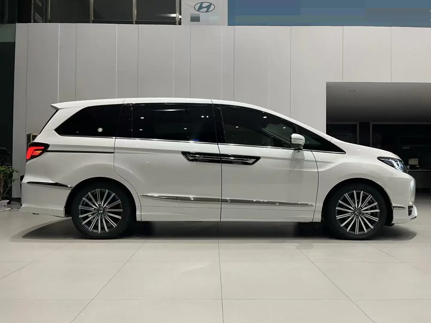 2022 HONDA ELYSIOIN thumbnail 3