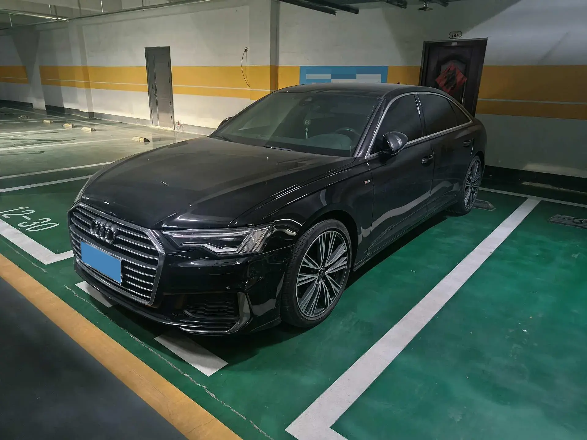 2021 AUDI A6L view 1