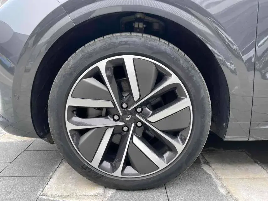 2024 LI L6 thumbnail 3