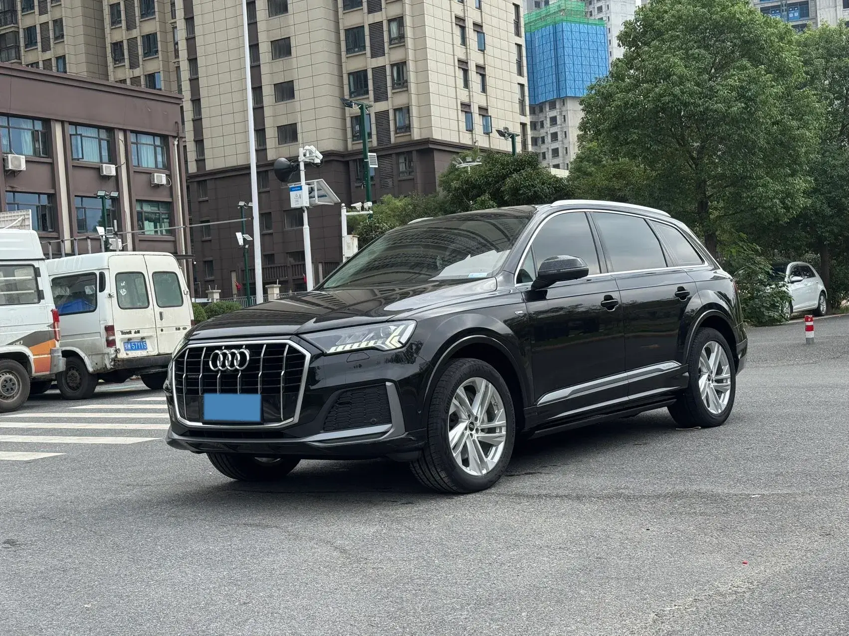 2021 AUDI Q7 view 1