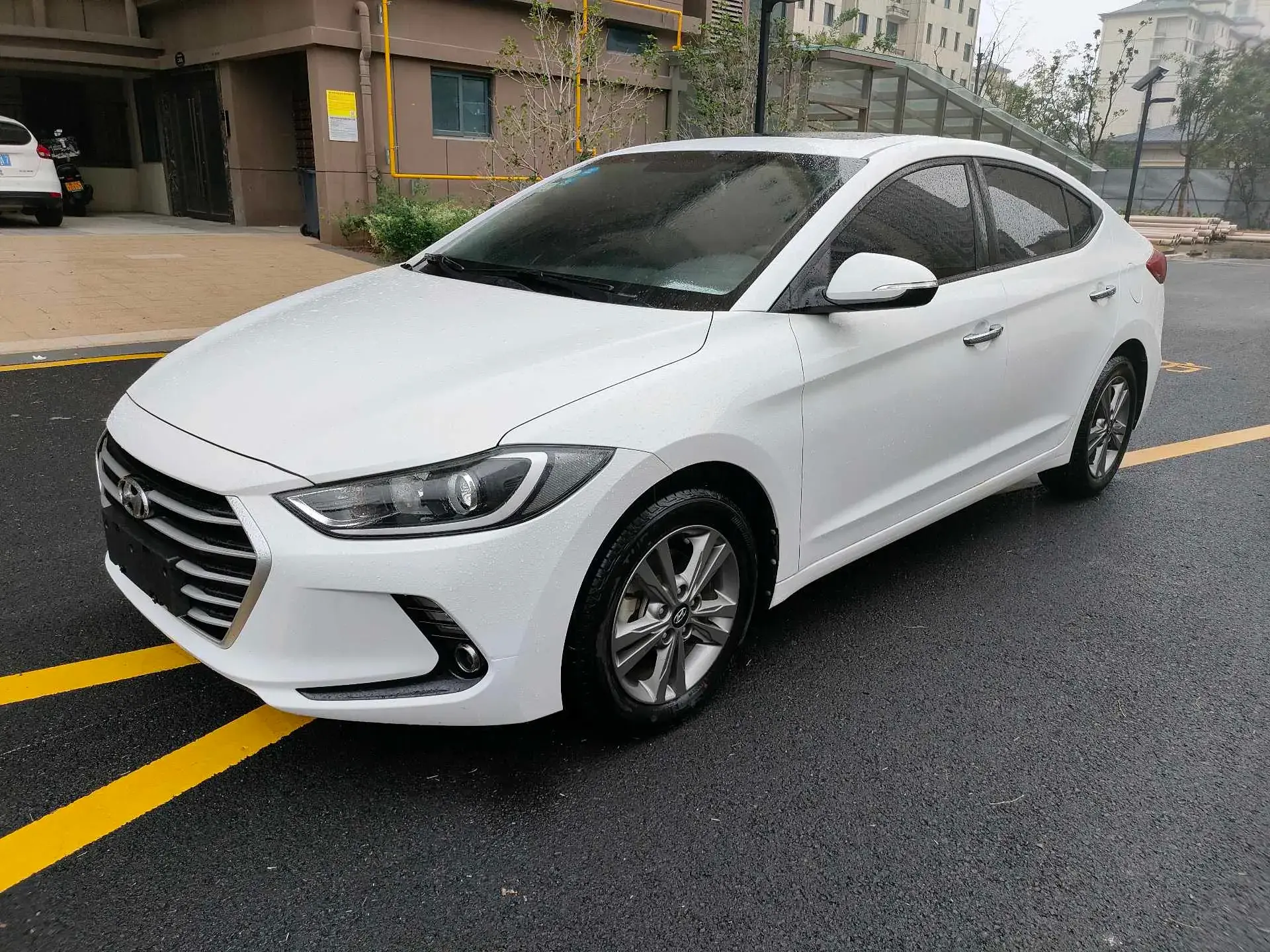 2016 HYUNDAI ELANTRA view 1