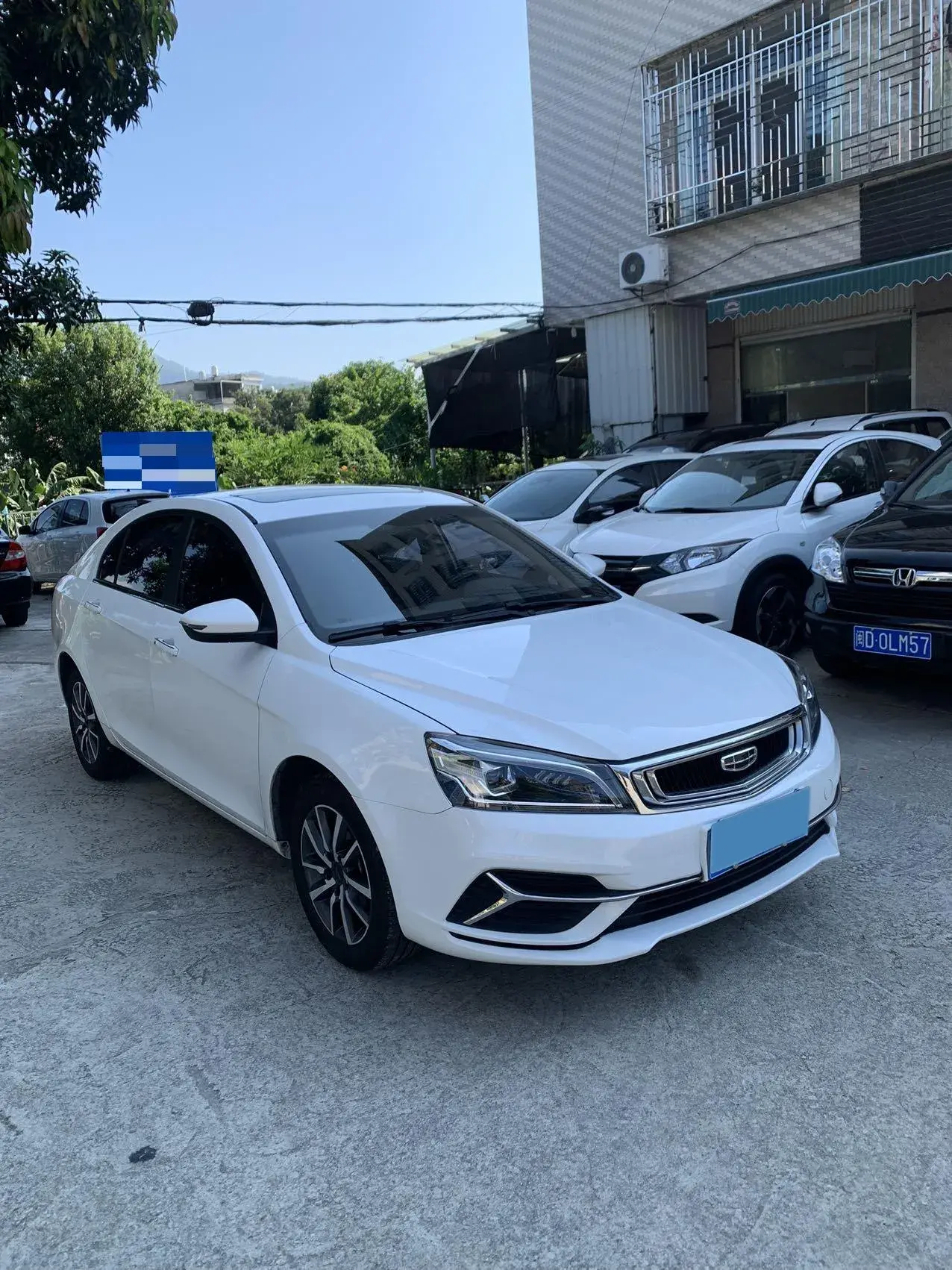 2019 GEELY EMGRAND thumbnail 3