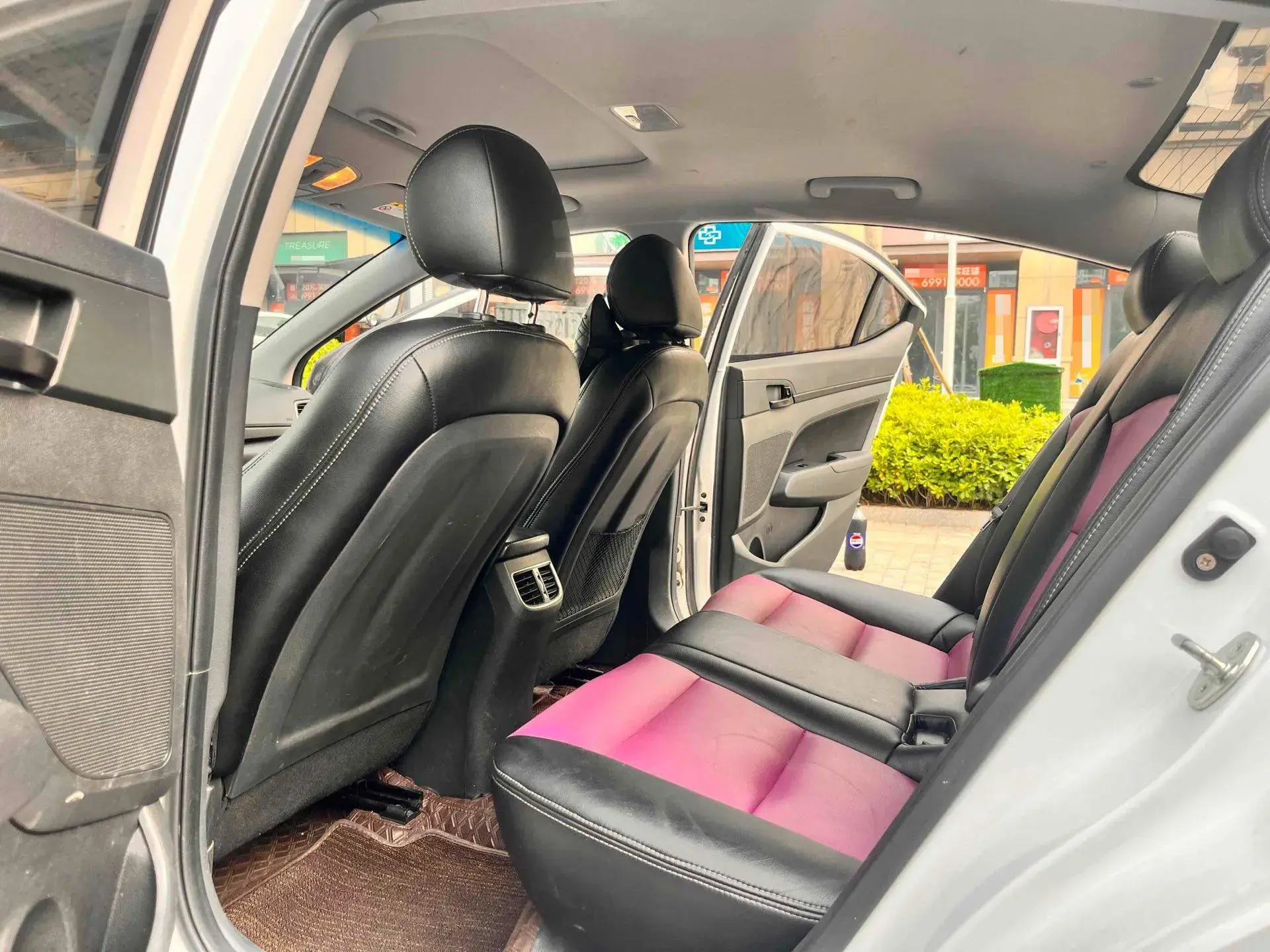 2018 HYUNDAI ELANTRA thumbnail 4