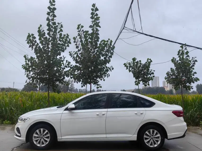 2023 VOLKSWAGEN LAVIDA thumbnail 4