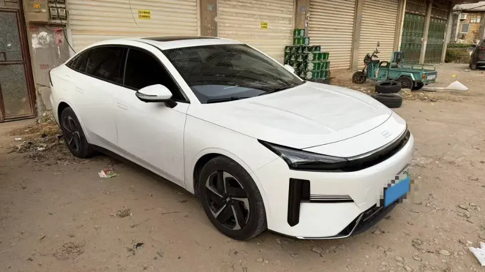 2024 GEELY GALAXY thumbnail 2