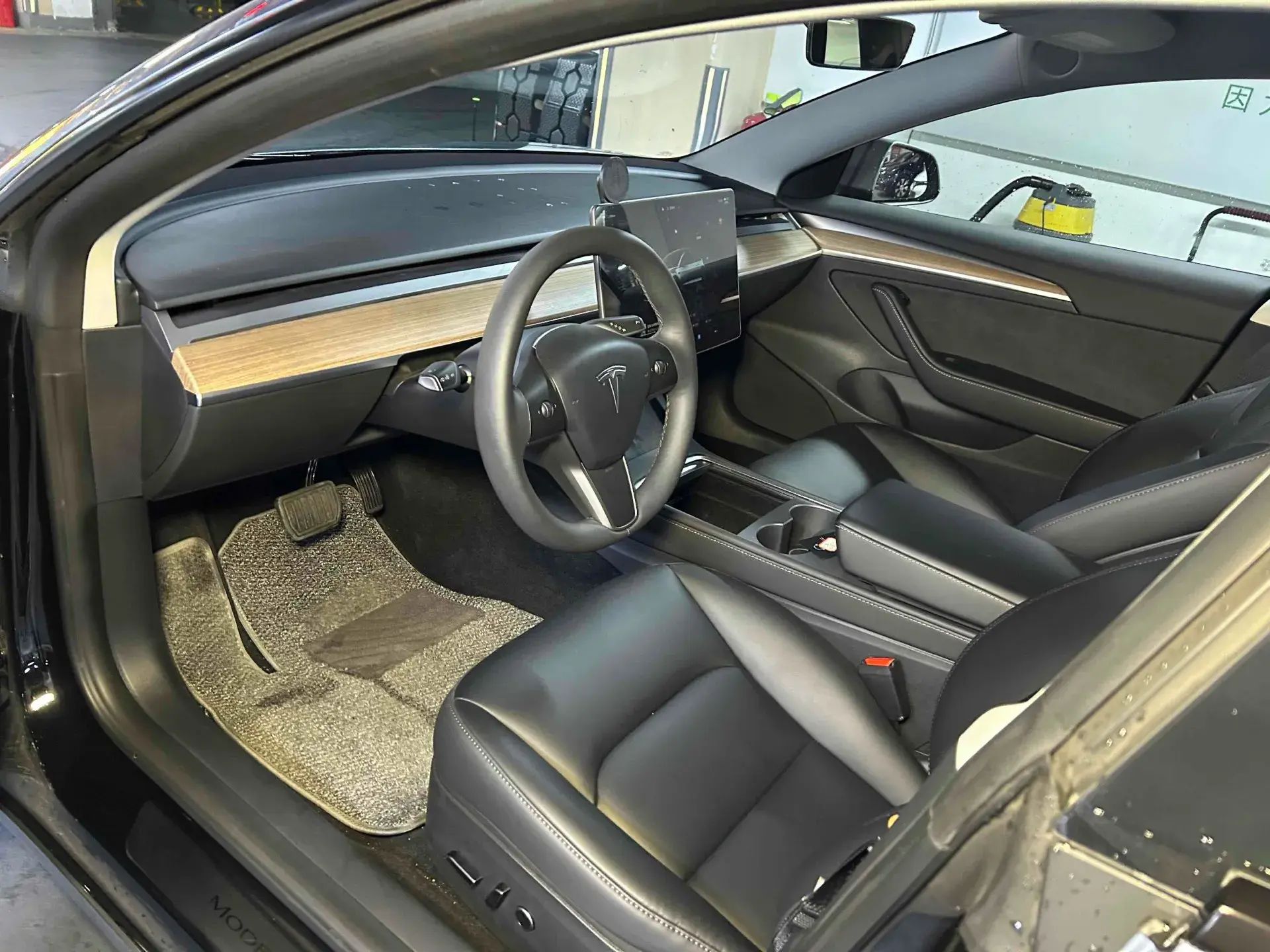 2022 TESLA MODEL thumbnail 4