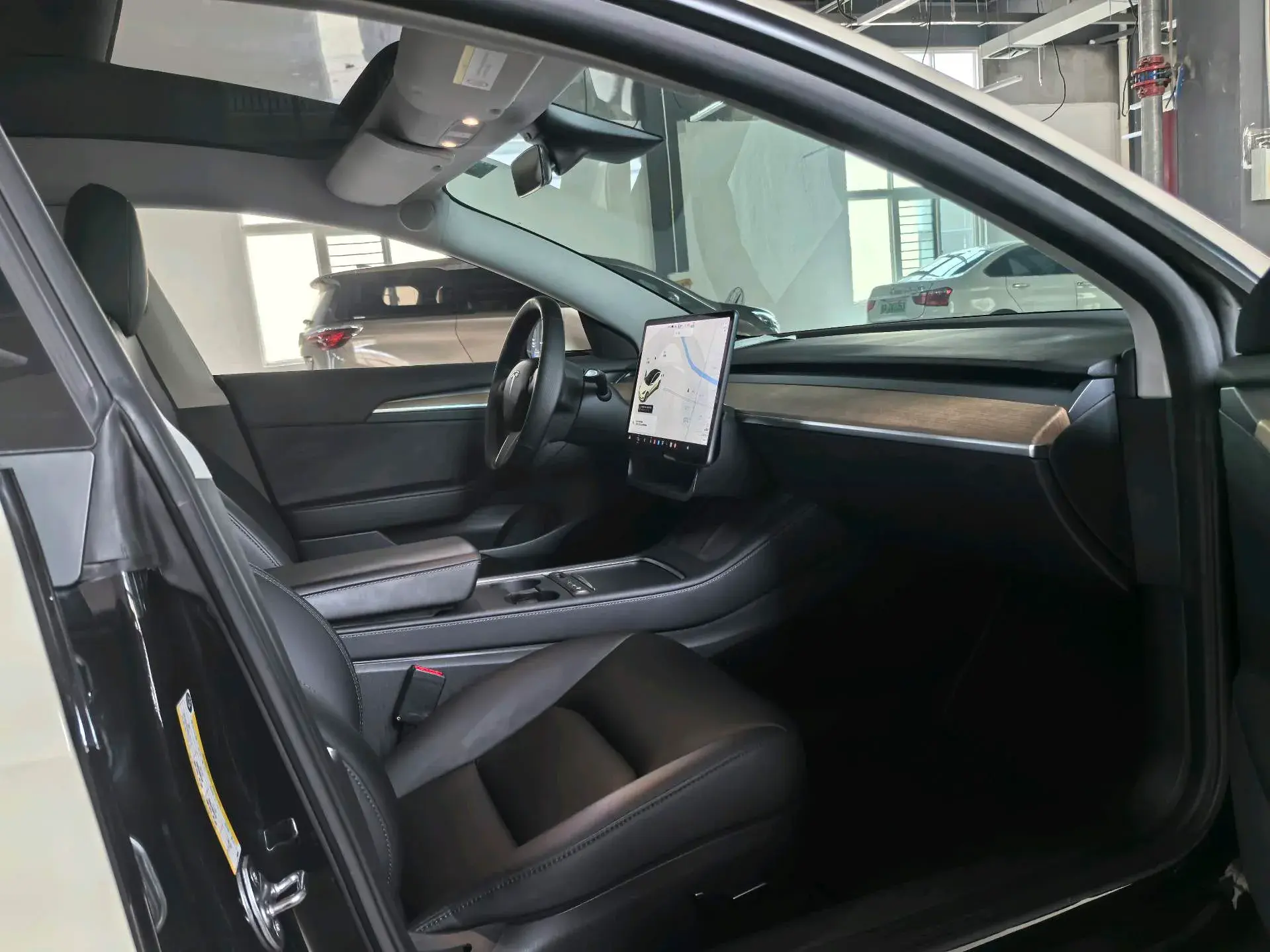 2021 TESLA MODEL thumbnail 4