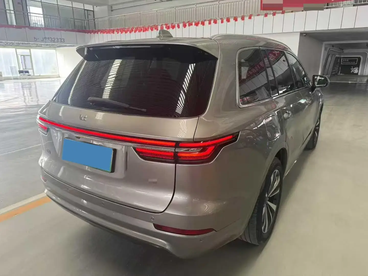 2020 LI ONE thumbnail 4