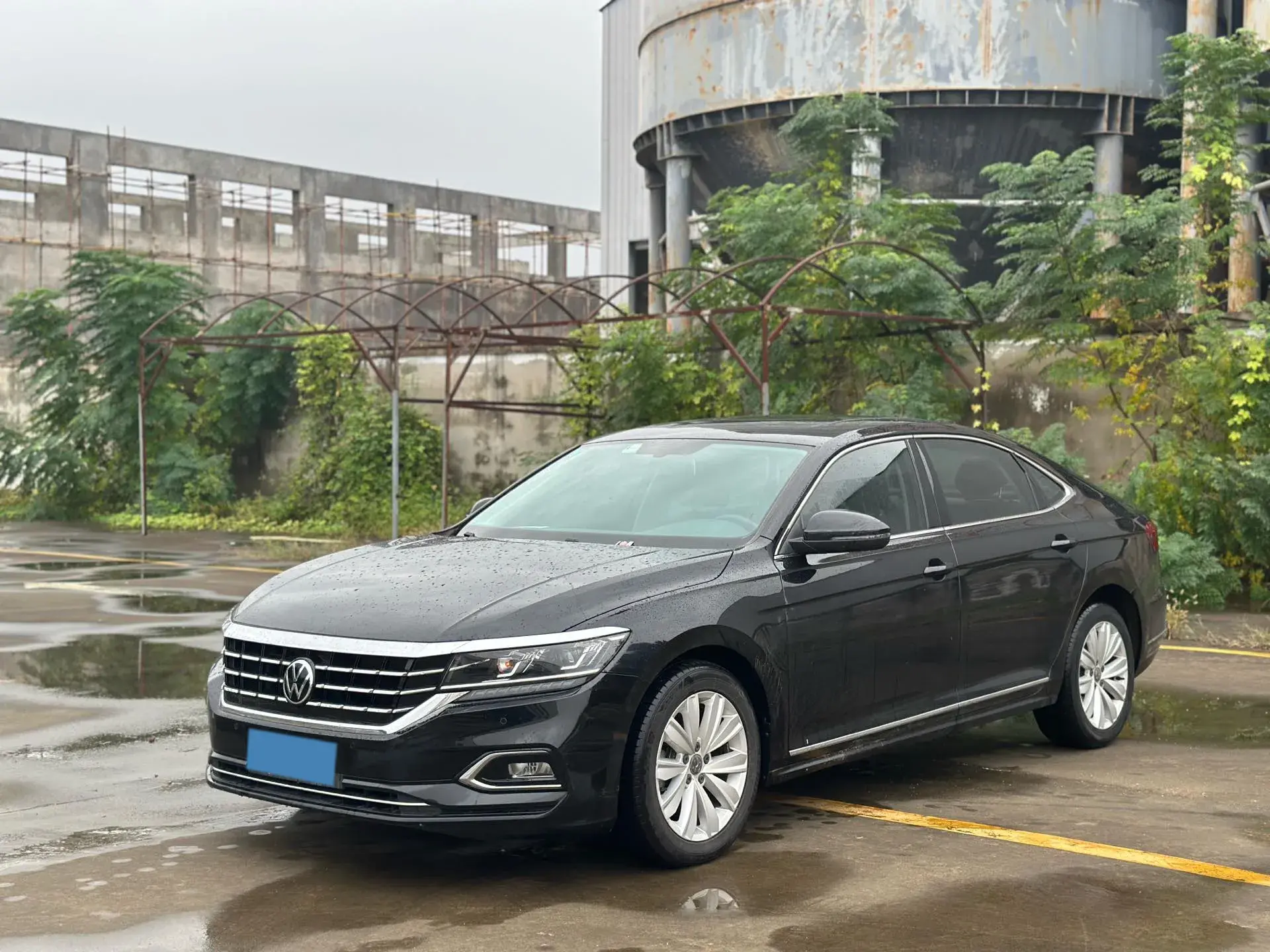 2020 VOLKSWAGEN PASSAT view 1