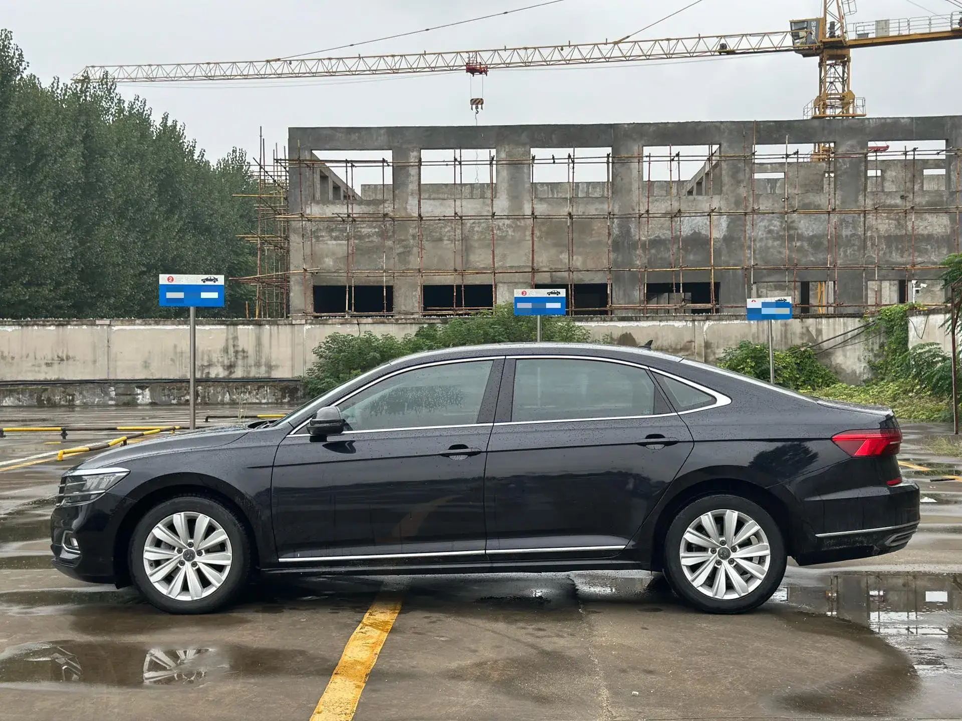 2020 VOLKSWAGEN PASSAT thumbnail 3