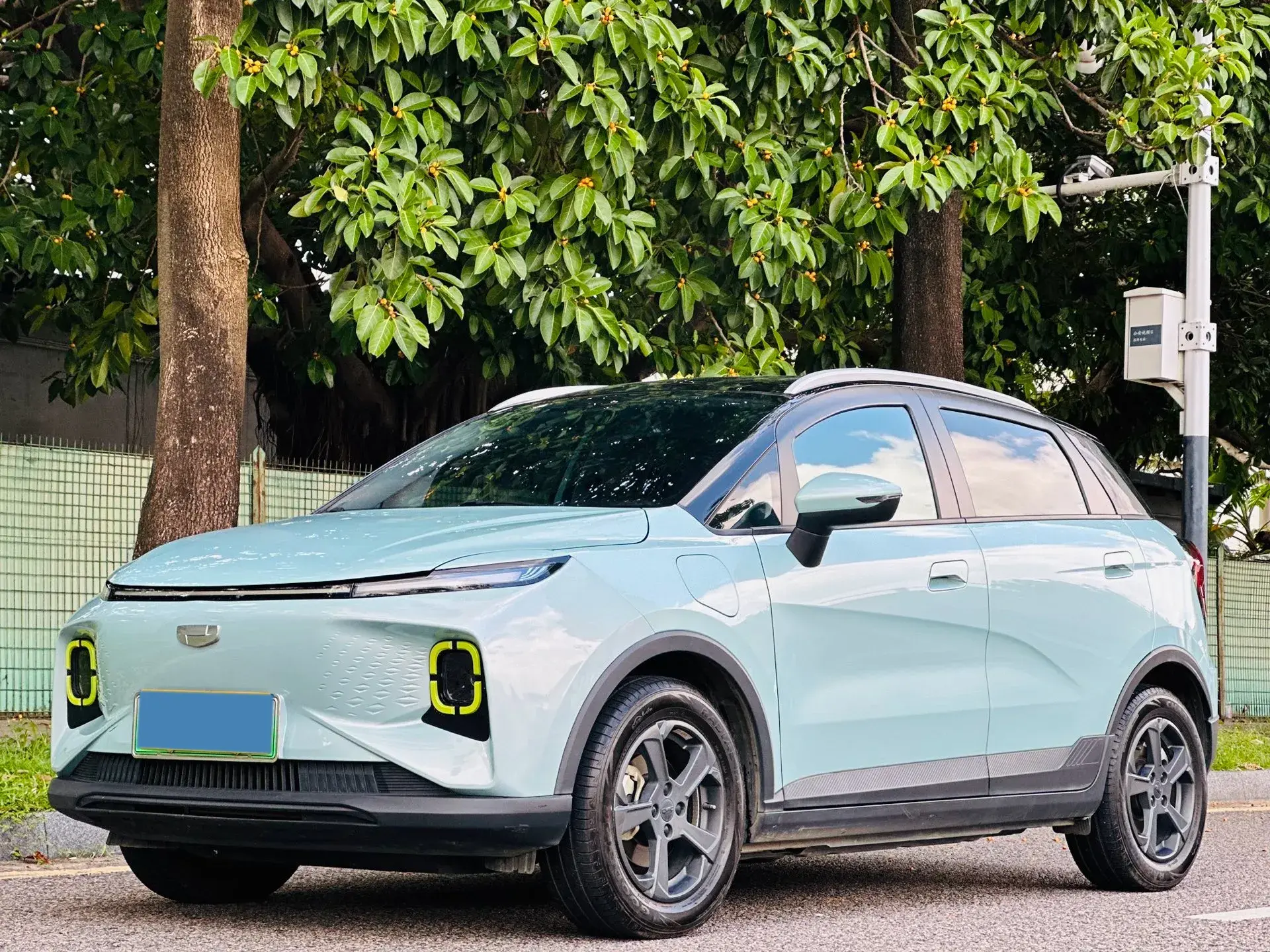 2022 GEOMETRY E view 1