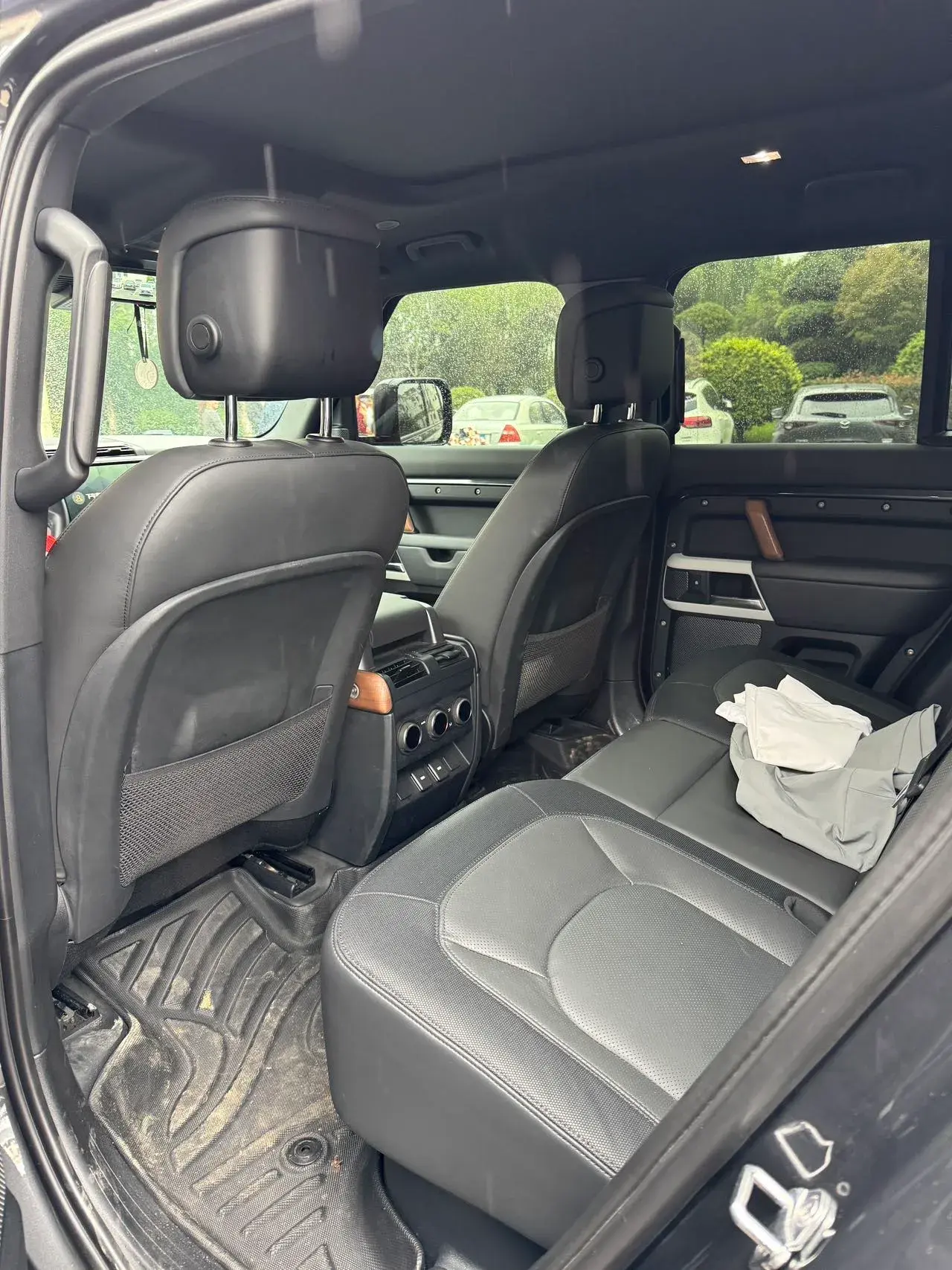 2023 LAND ROVER thumbnail 4