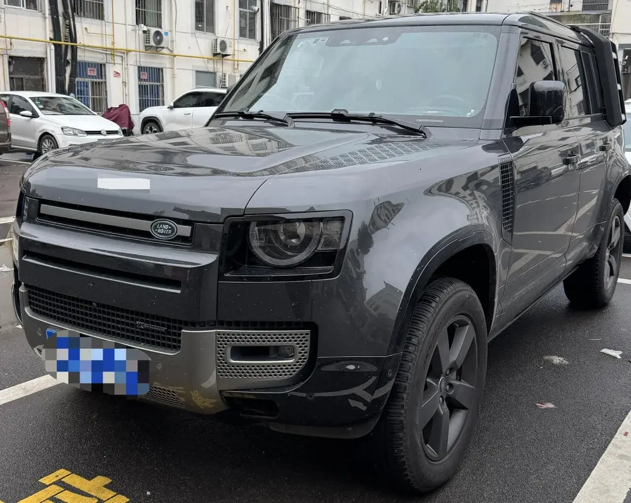 2023 LAND ROVER view 1