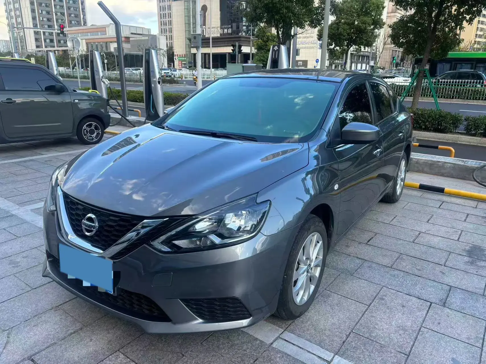 2022 NISSAN SYLPHY view 1
