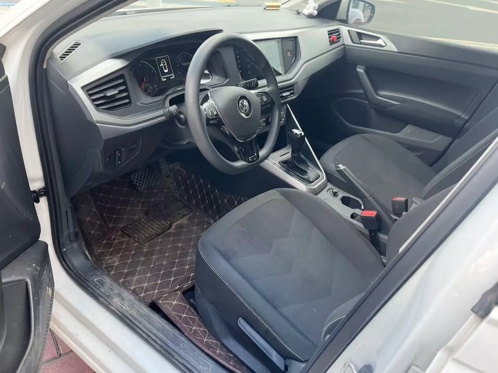 2019 VOLKSWAGEN POLO thumbnail 2