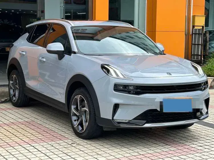 2022 LYNK&CO 06 thumbnail 2