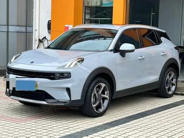 2022 LYNK&CO 06 view 1