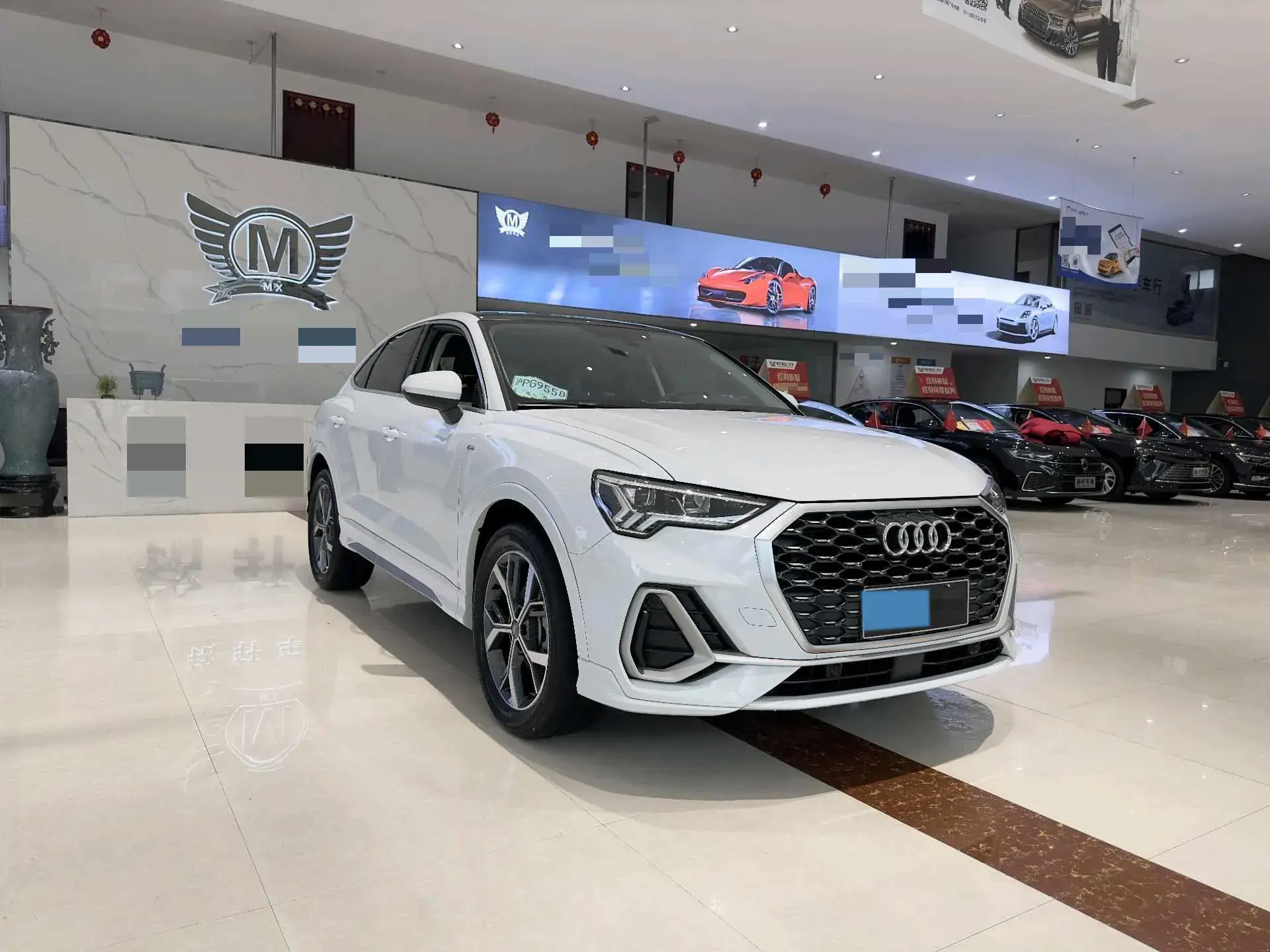2020 AUDI Q3 thumbnail 3