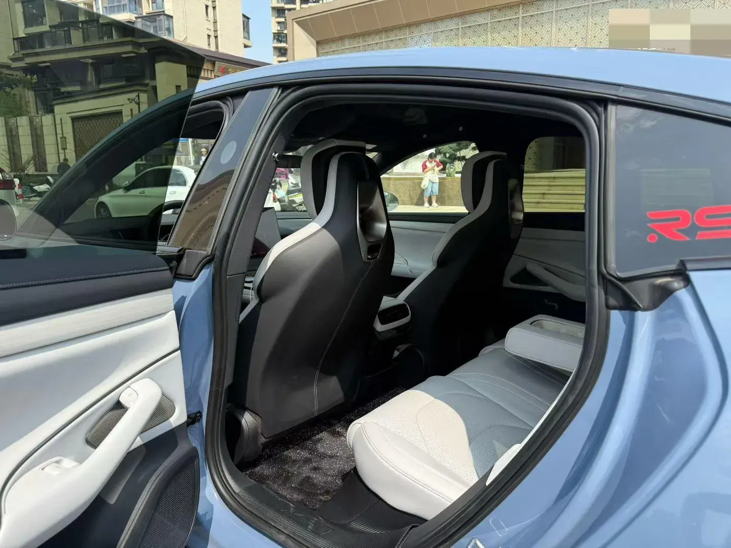 2024 MI SU7 thumbnail 3