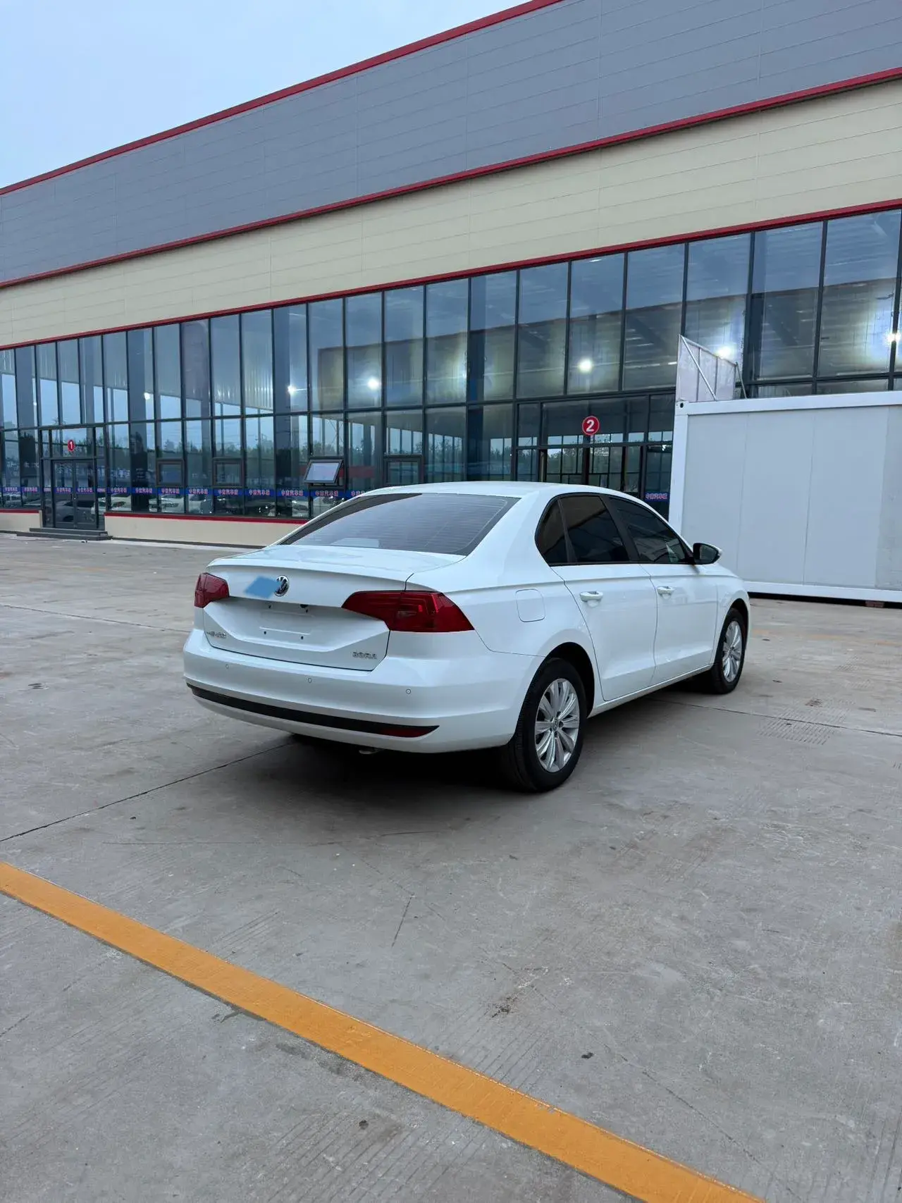 2019 VOLKSWAGEN BORA thumbnail 4