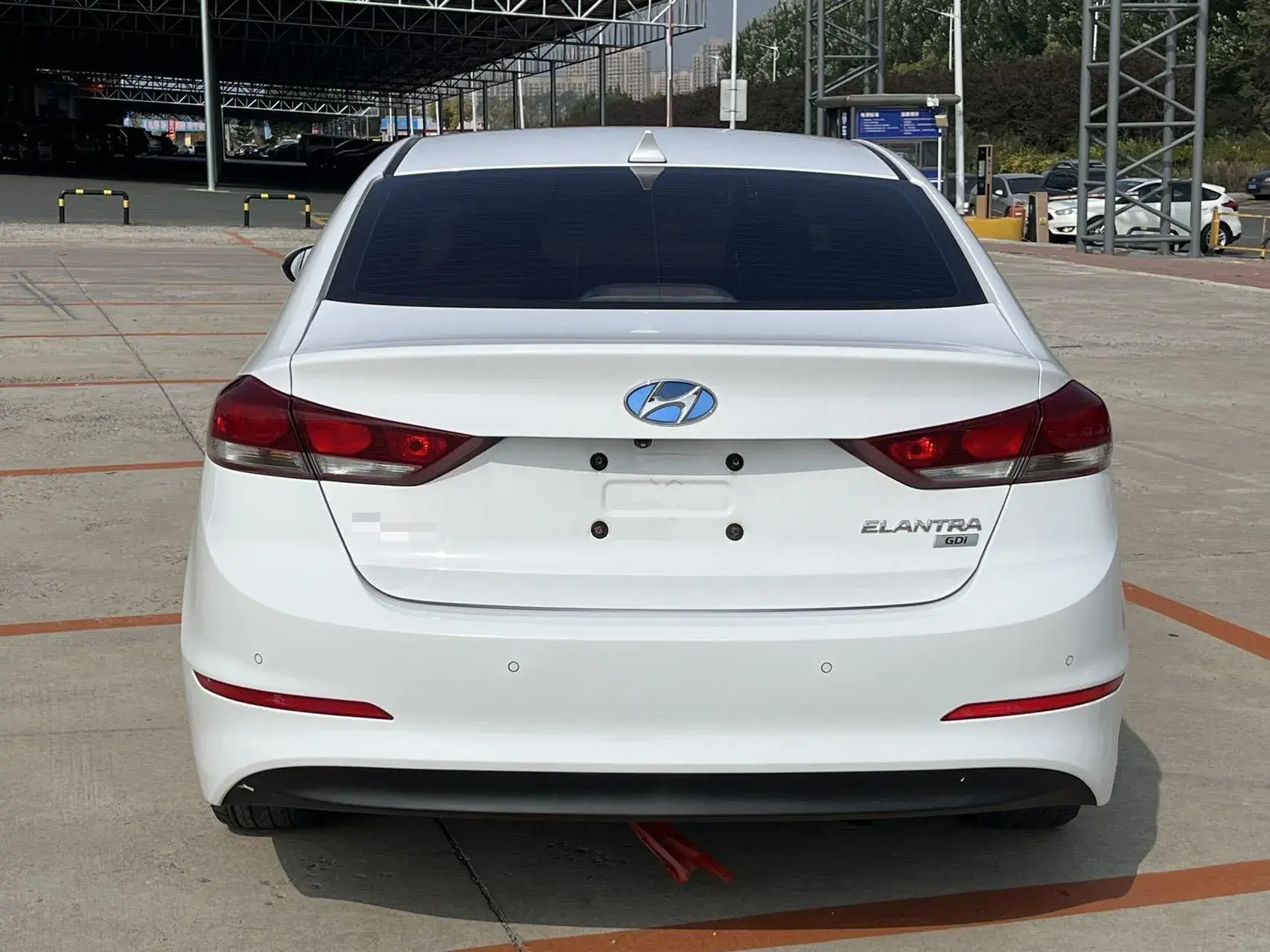 2016 HYUNDAI ELANTRA thumbnail 4