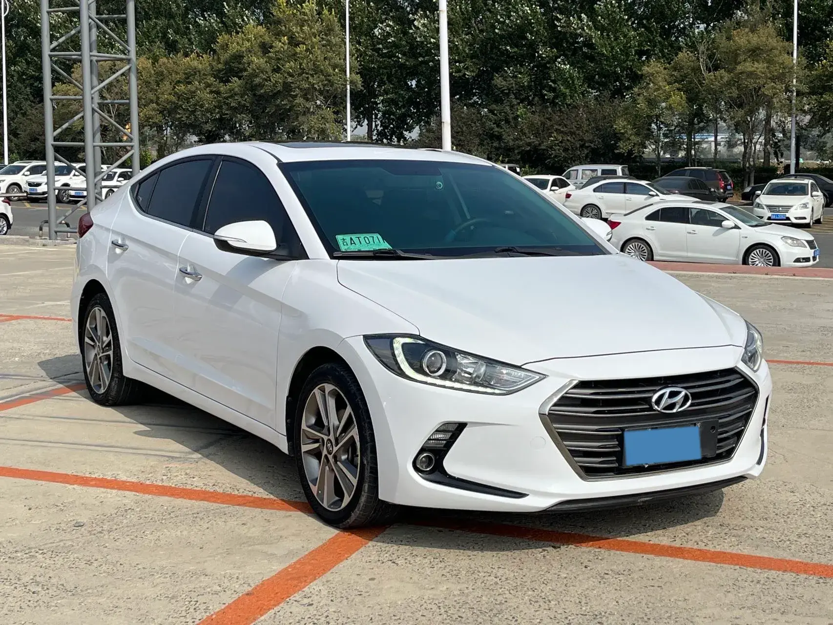2016 HYUNDAI ELANTRA thumbnail 3
