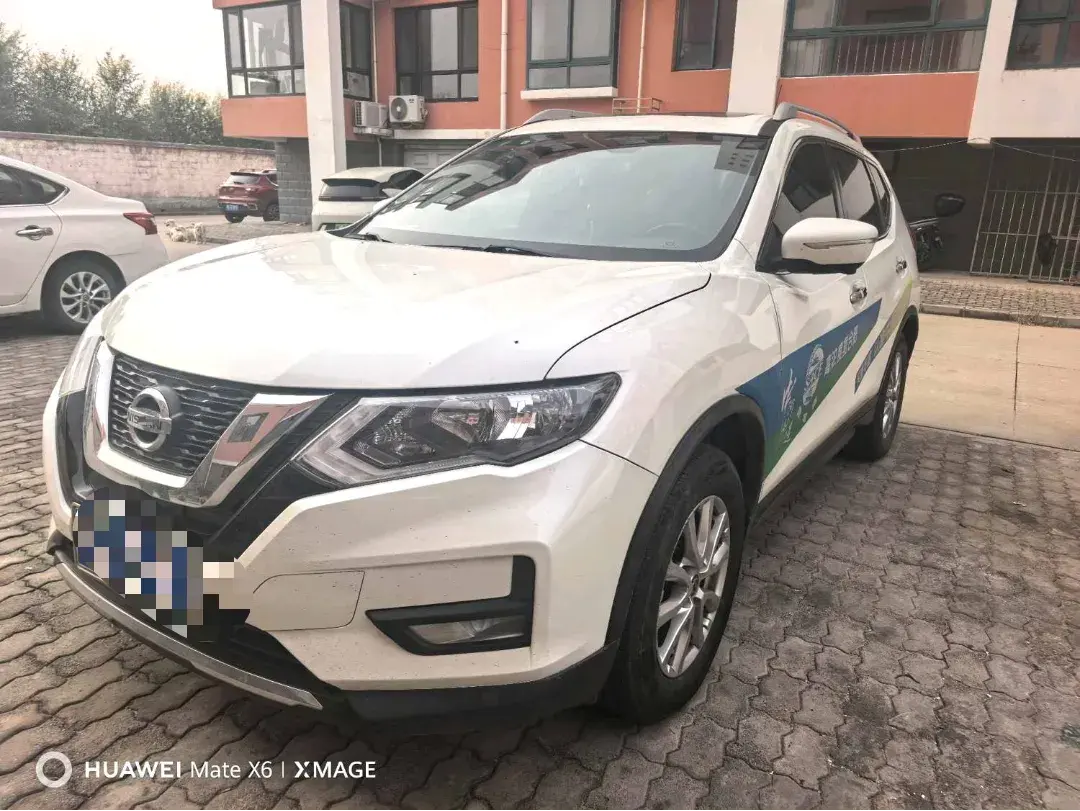 2021 NISSAN X-TRAIL view 1