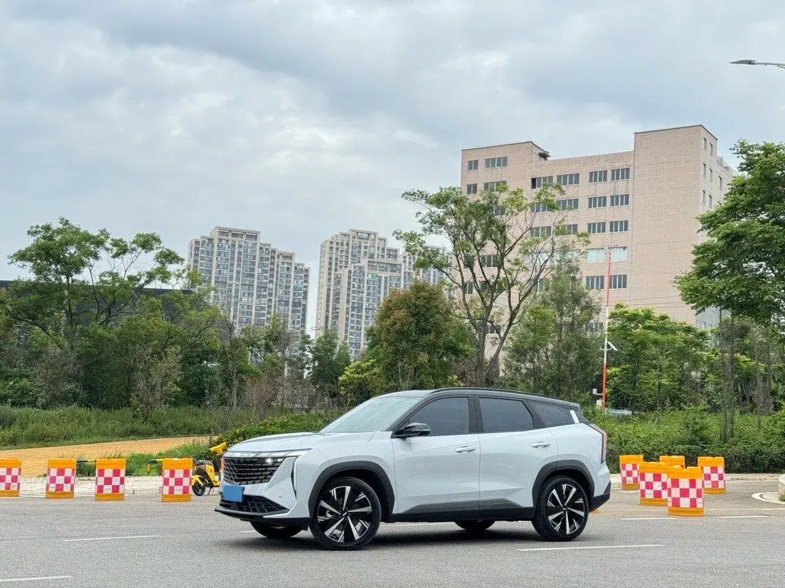 2024 GEELY STARRAY view 1