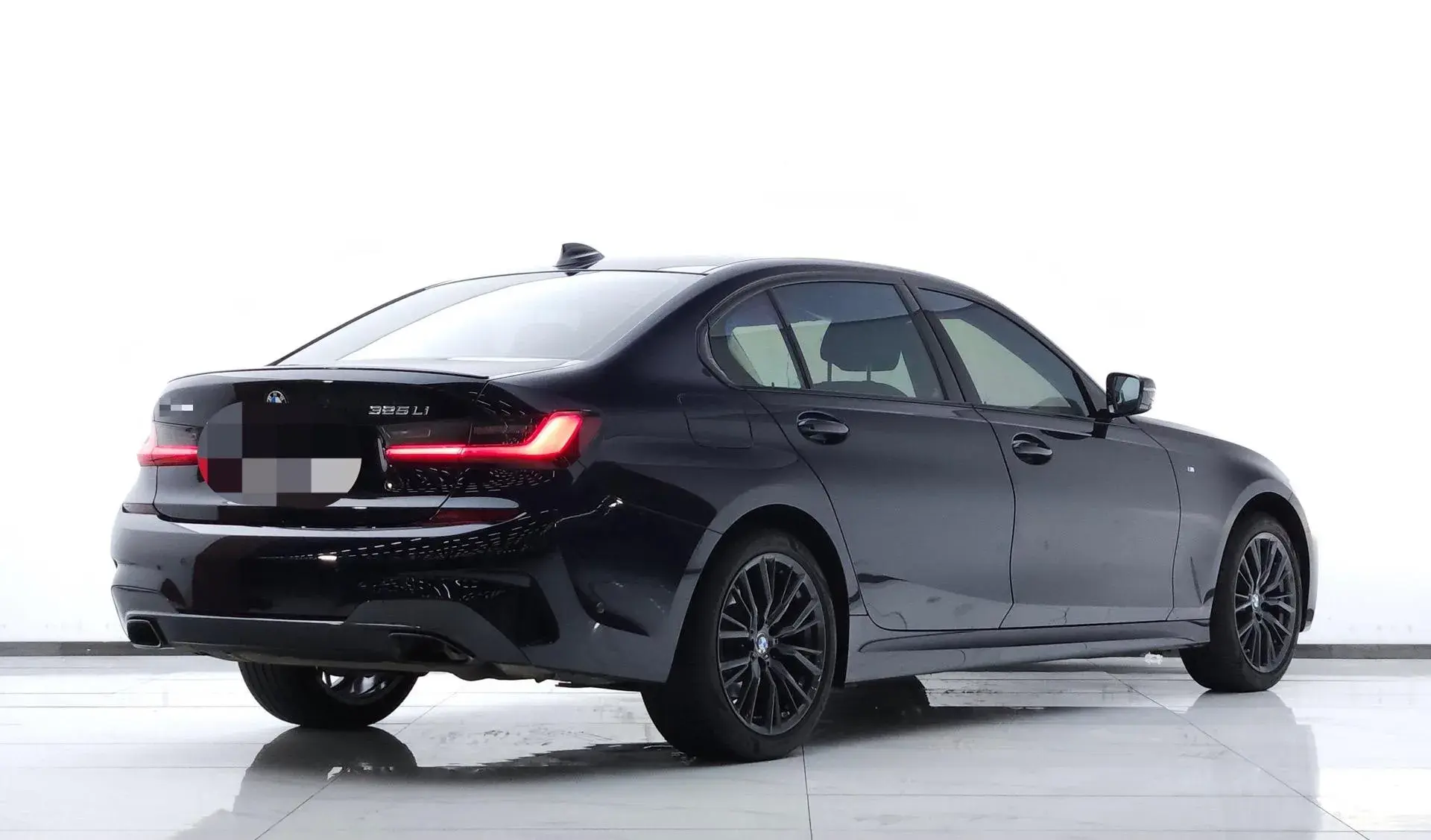 2022 BMW 3 thumbnail 3