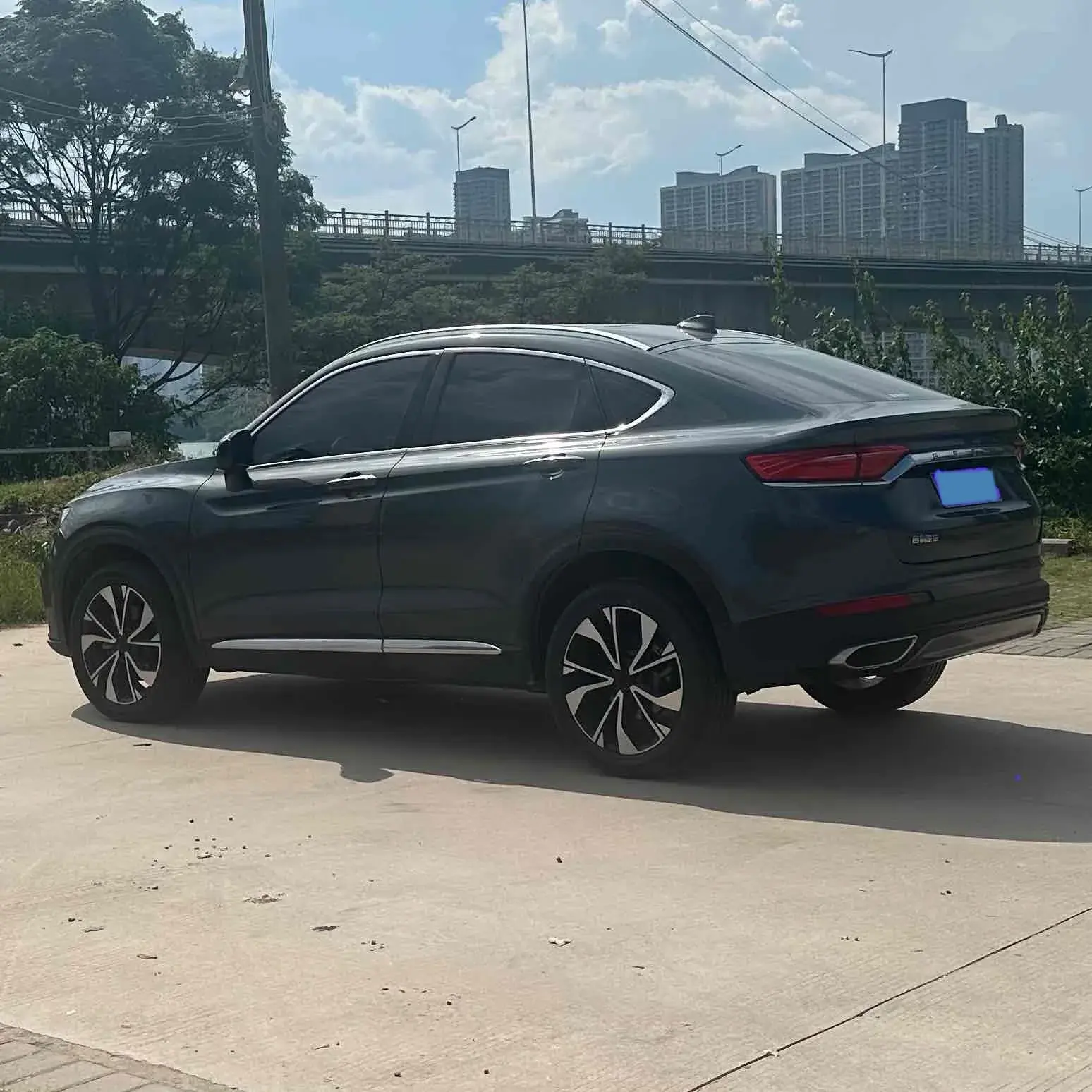 2021 GEELY TUGELLA thumbnail 3