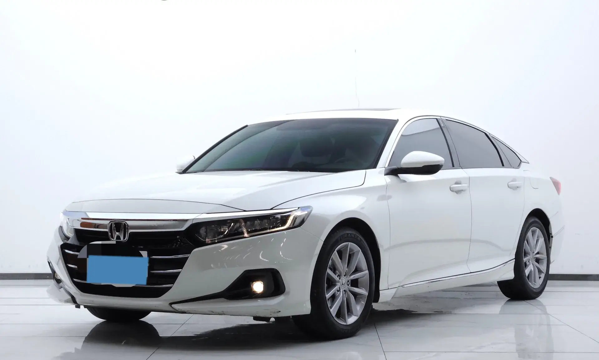 2022 HONDA ACCORD view 1