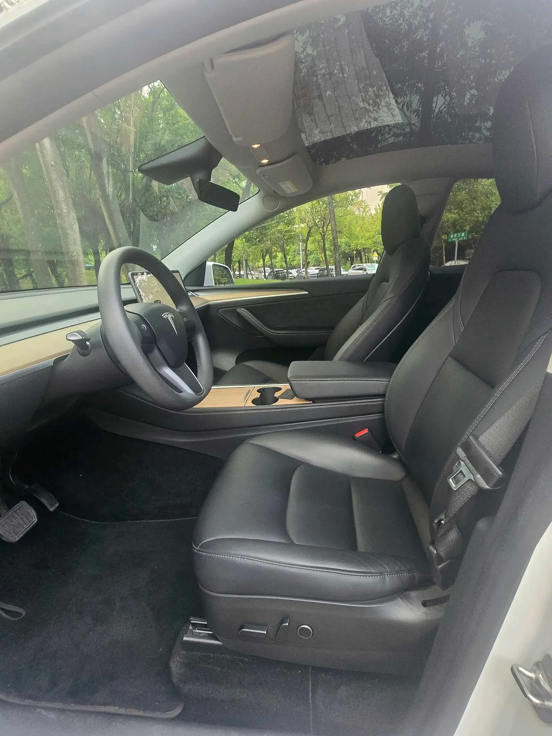 2021 TESLA MODEL thumbnail 4