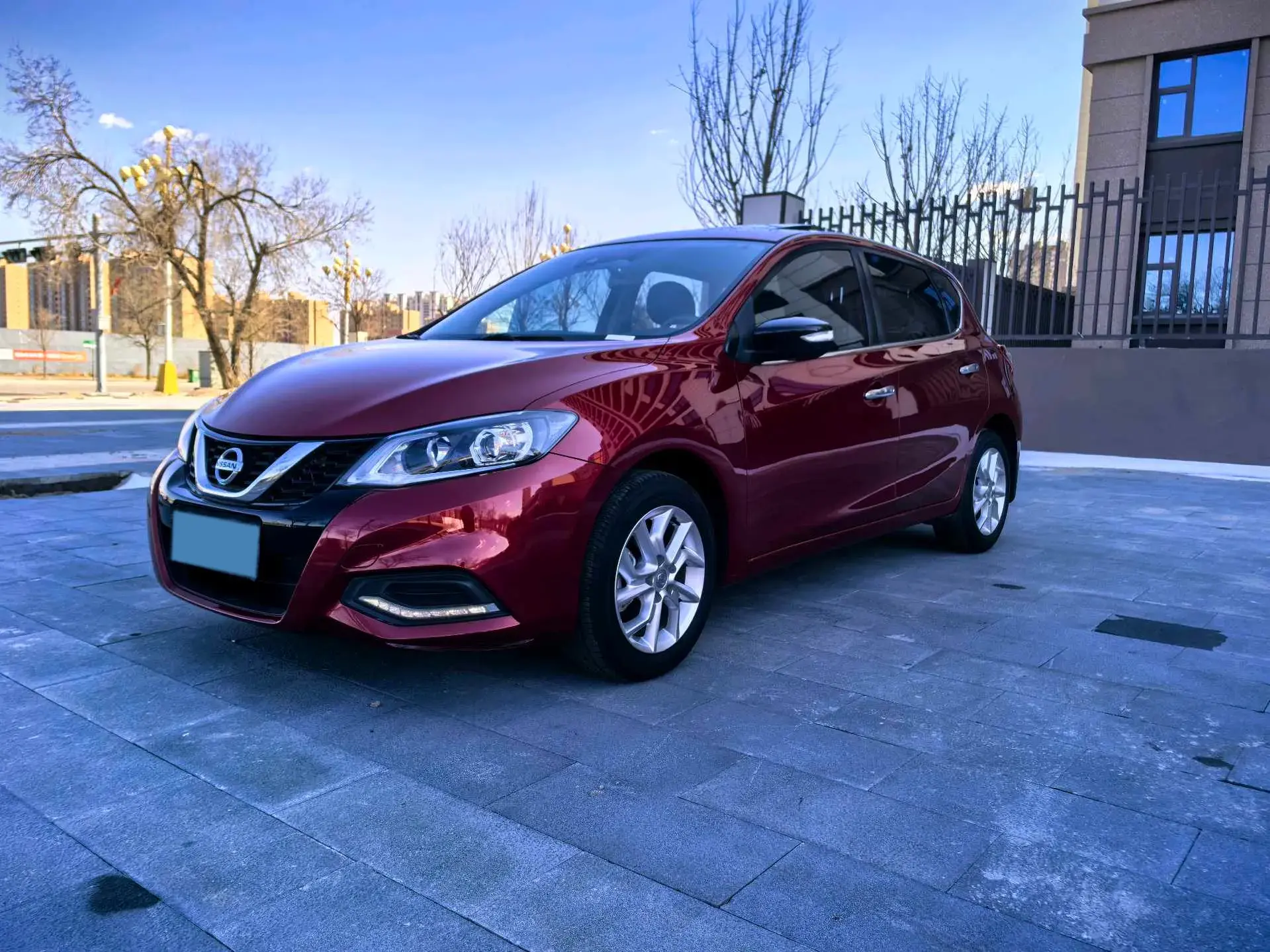 2020 NISSAN TIIDA view 1