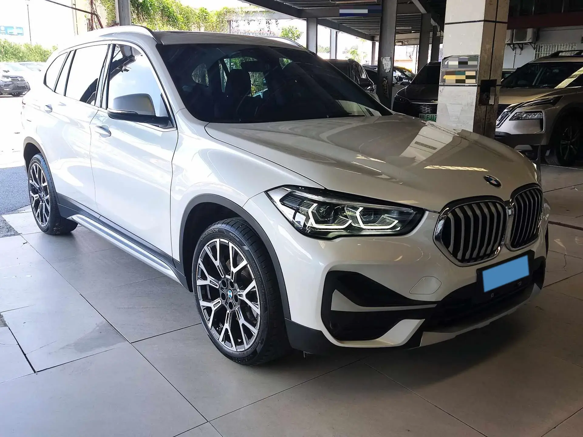 2022 BMW X1 thumbnail 3
