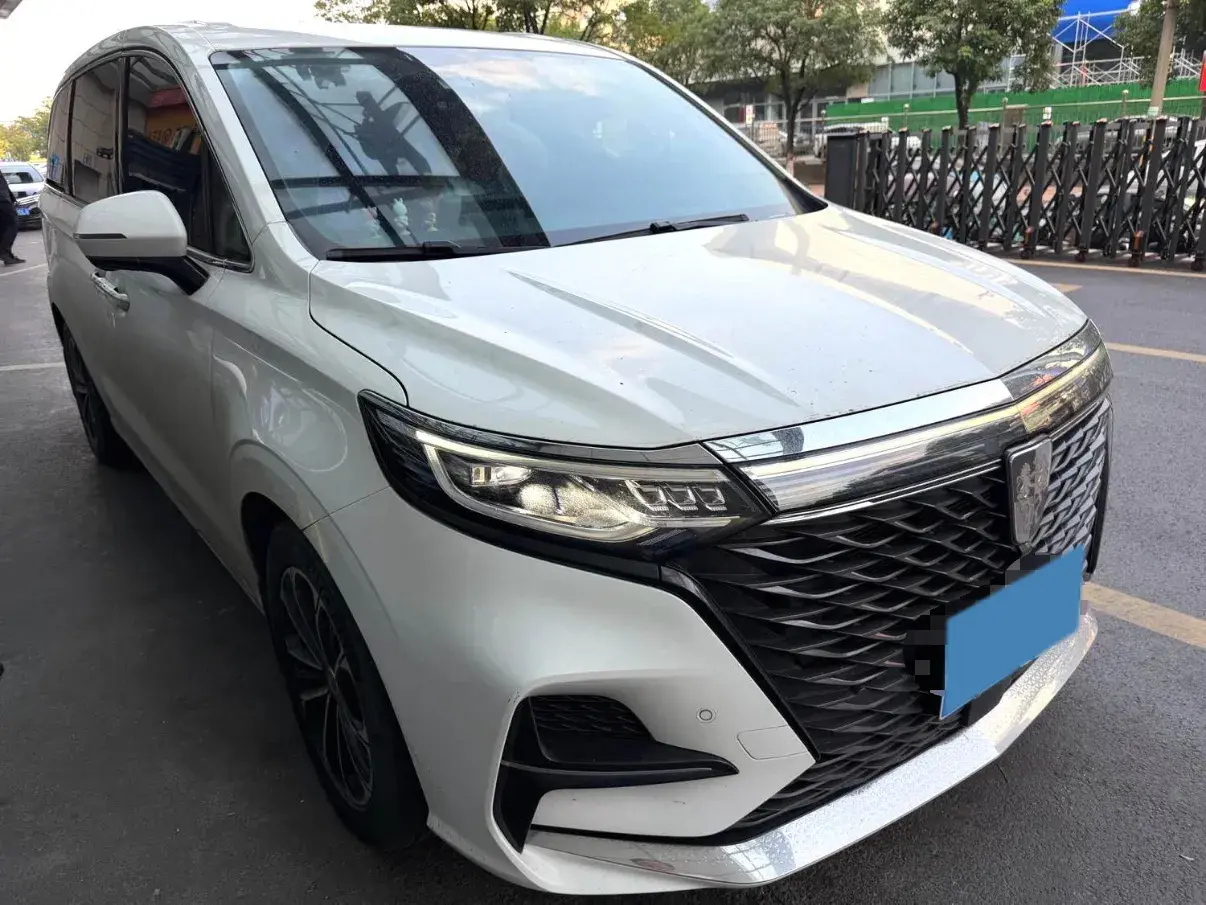2021 ROEWE IMAX8 thumbnail 3