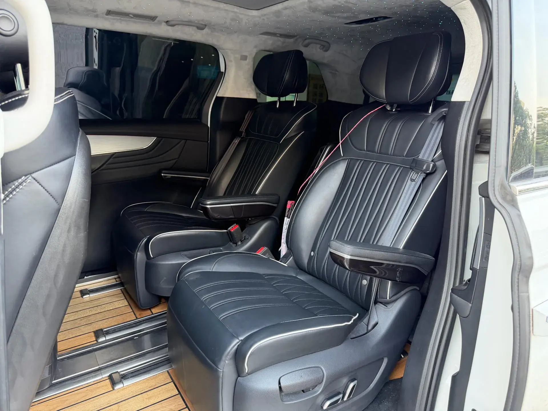 2021 ROEWE IMAX8 thumbnail 4