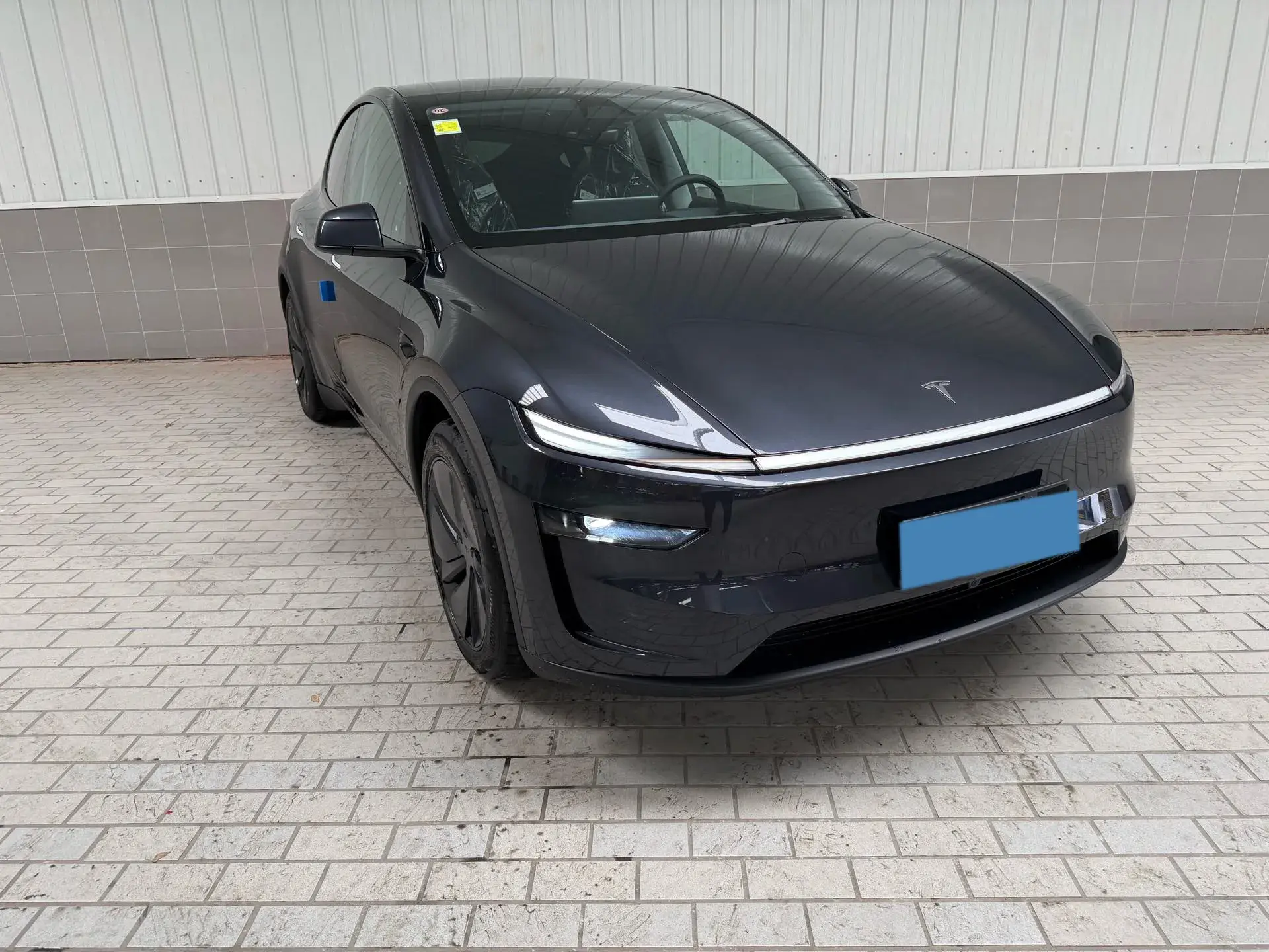 2025 TESLA MODEL thumbnail 3