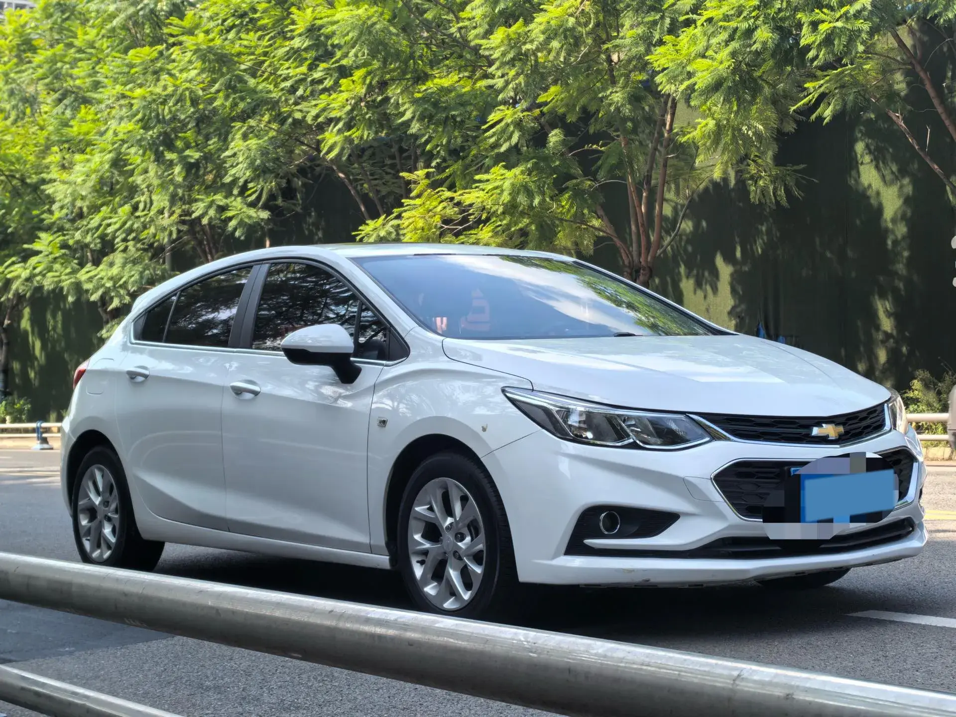 2017 CHEVROLET CRUZE thumbnail 2