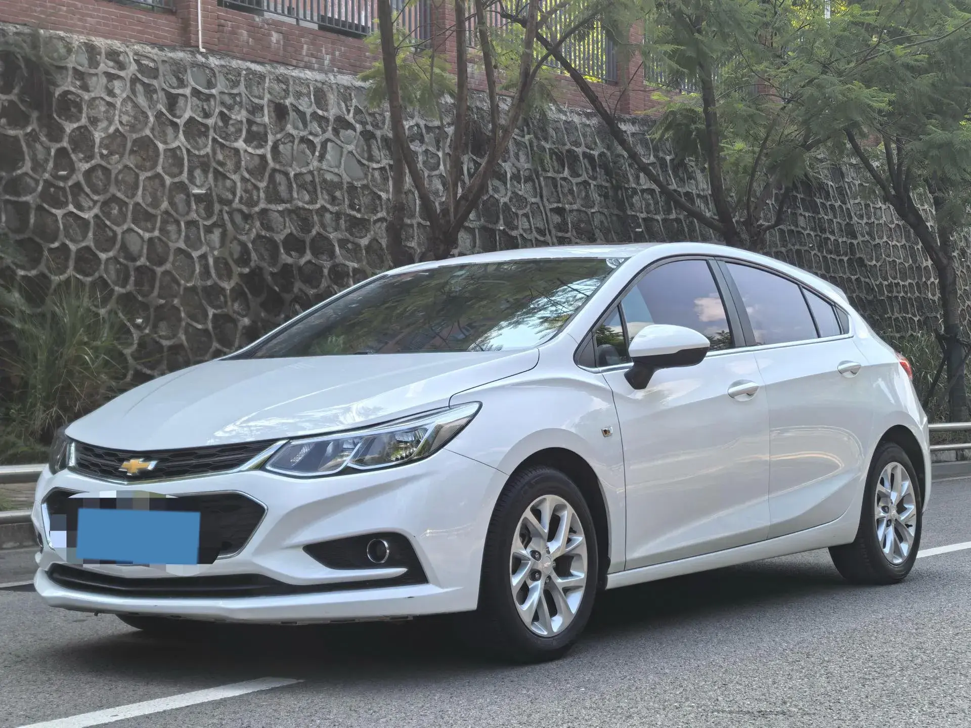 2017 CHEVROLET CRUZE view 1