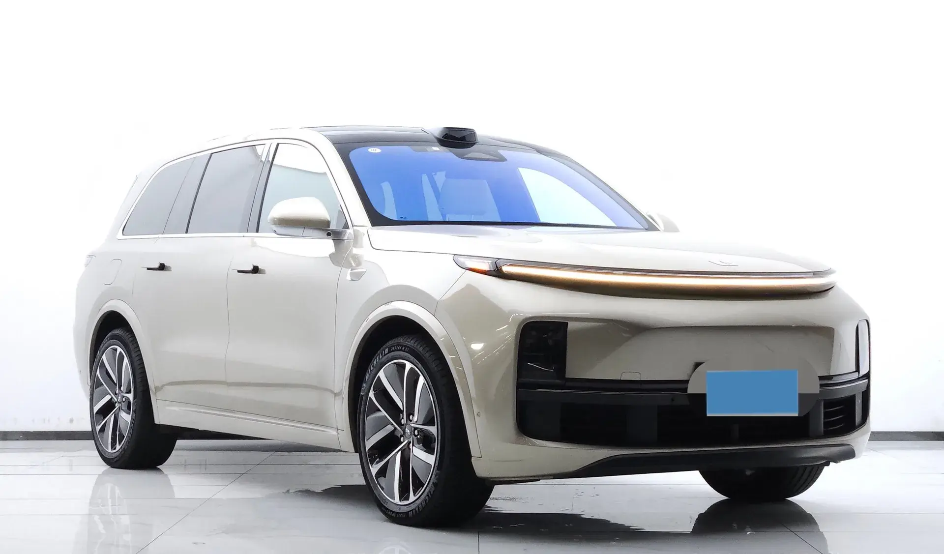 2022 LI L9 thumbnail 2