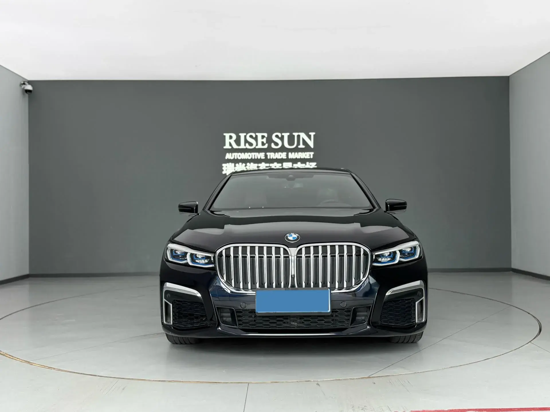2021 BMW 7 thumbnail 2