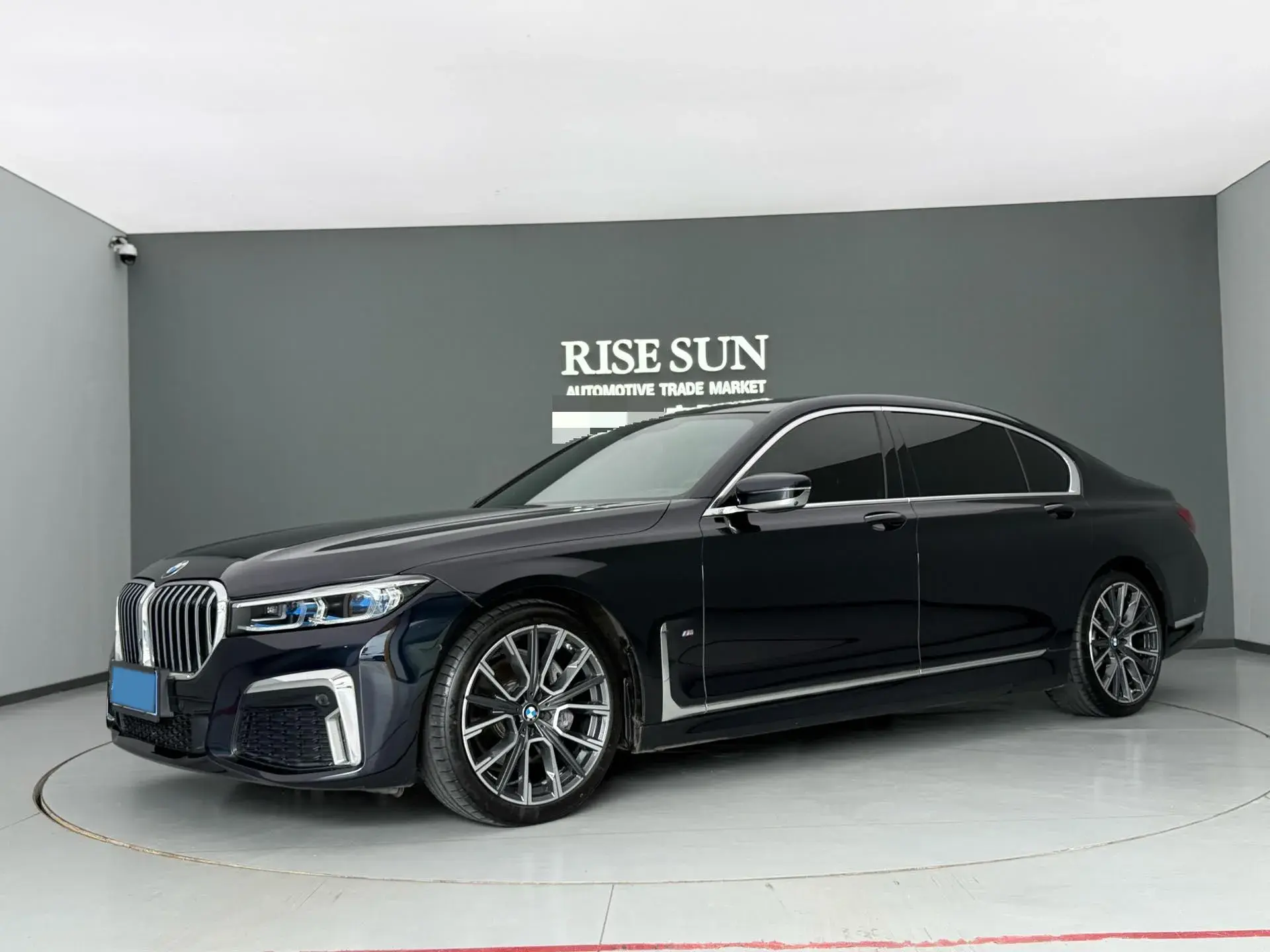 2021 BMW 7 view 1