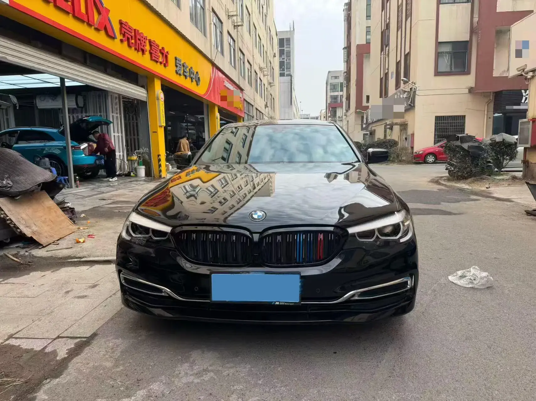 2020 BMW 5 thumbnail 2
