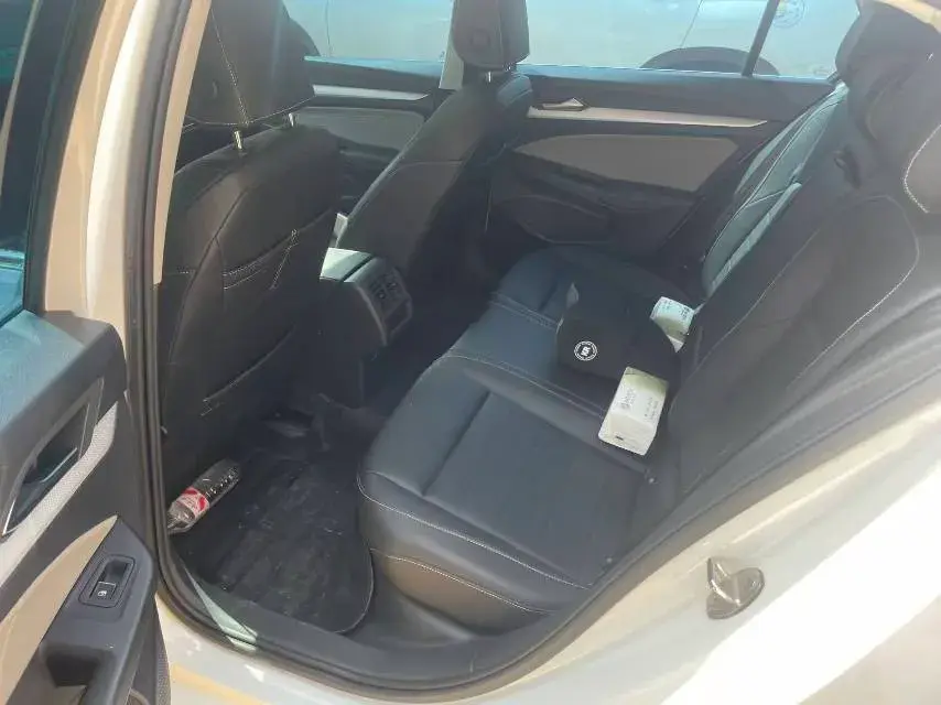 2021 VOLKSWAGEN GOLF thumbnail 4