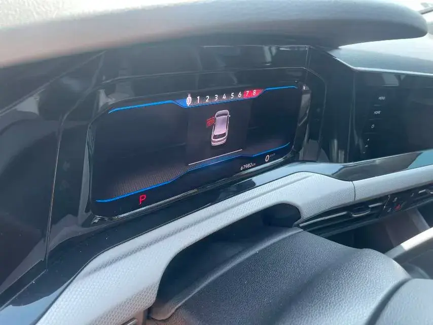 2021 VOLKSWAGEN GOLF thumbnail 3