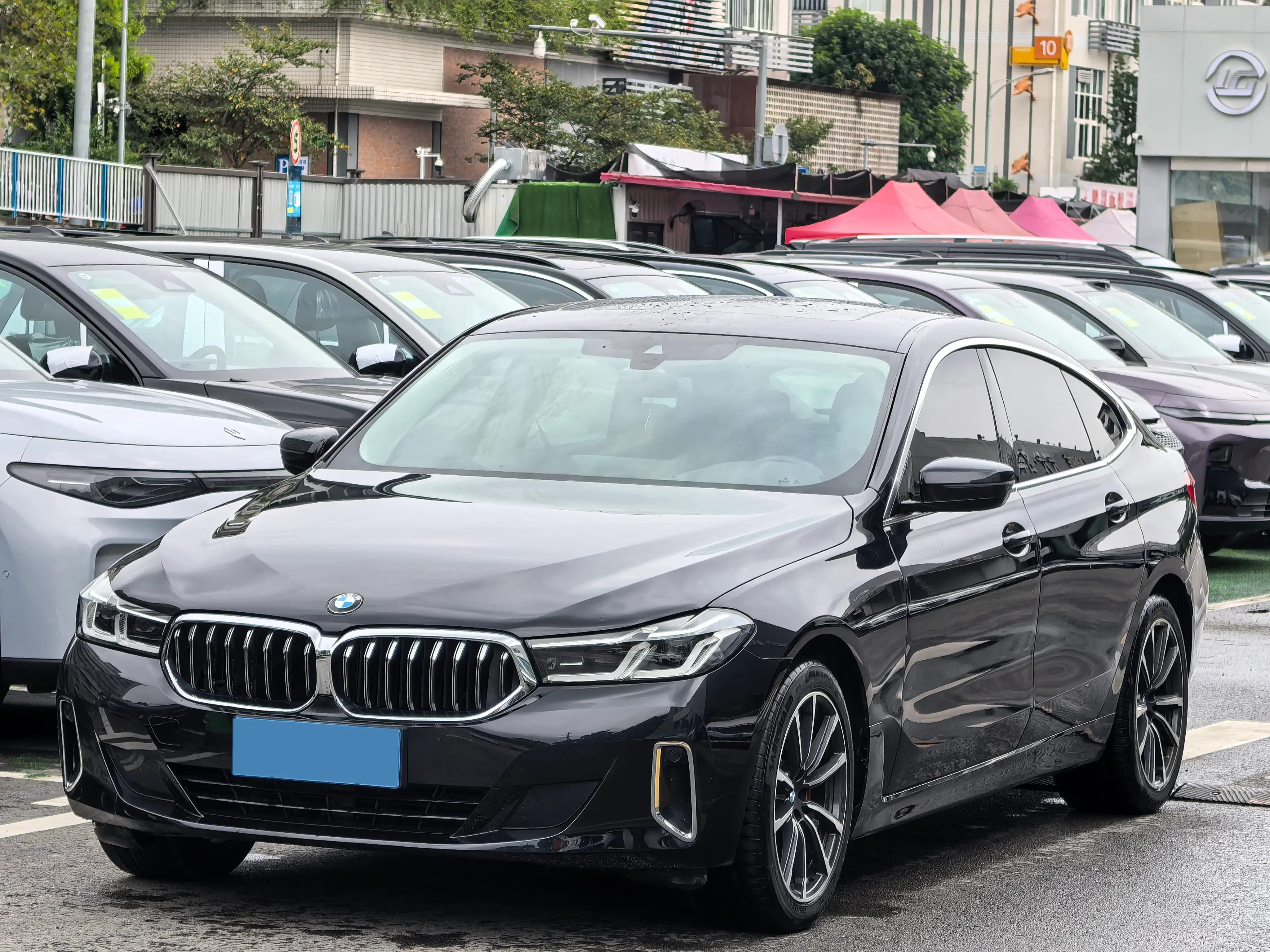 2021 BMW 6 view 1