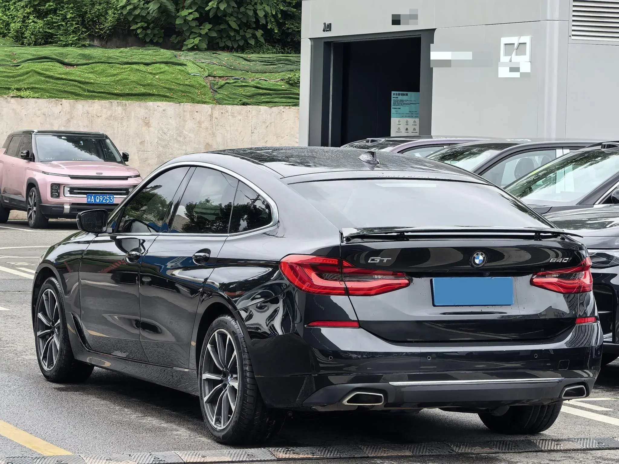 2021 BMW 6 thumbnail 3